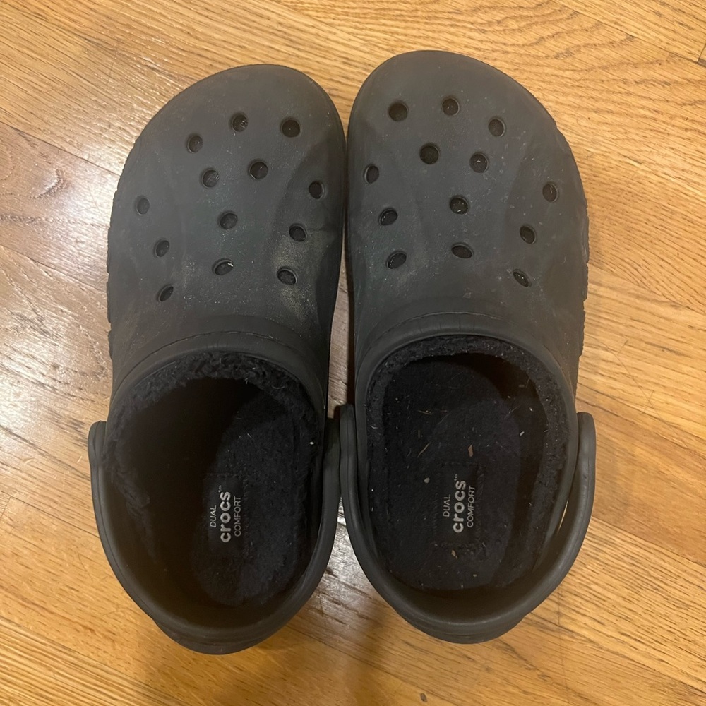 Fuzzy crocs - Picture 3 of 6